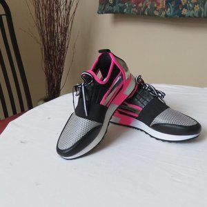 Steve Madden Arctic women's sneakers  7 NWT